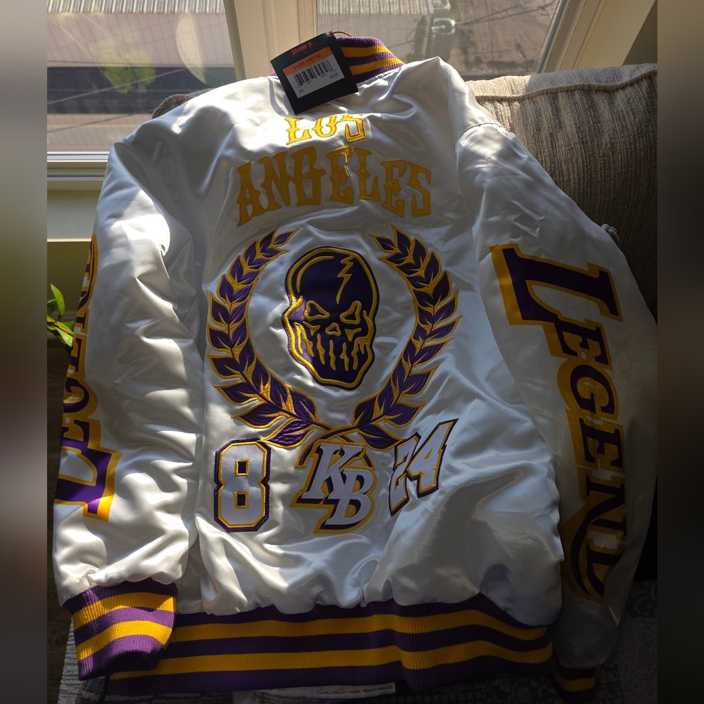 Brand New XL Kobe Bryant White Satin Jacket with Los Angeles Legend Design - Picture 4 of 5